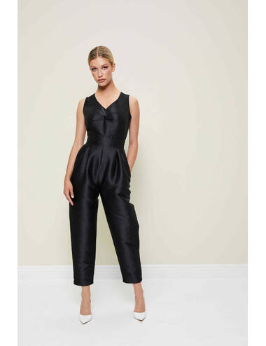 AW22WO LOOK 06 BLACK SET OF JUMPSUIT AND CAPE #7