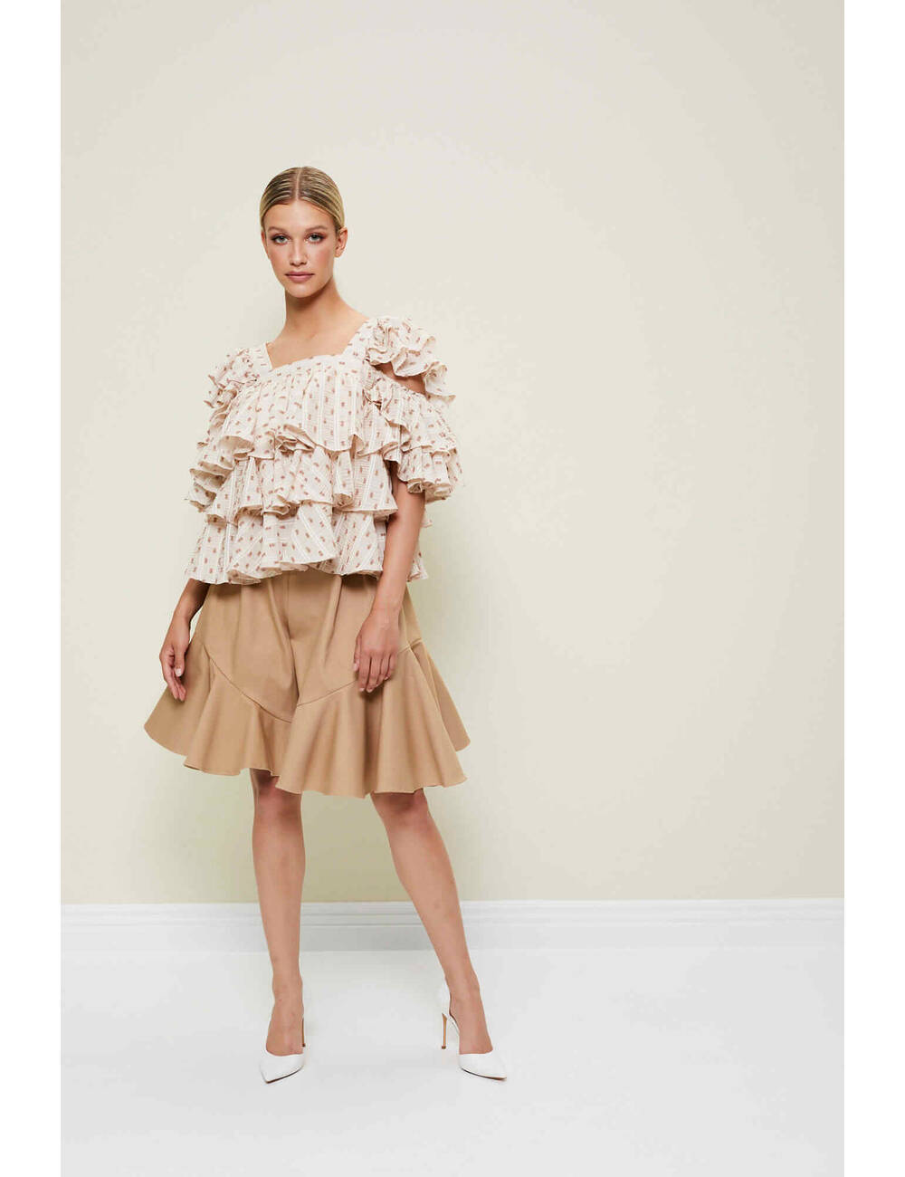 AW22WO LOOK 22 BEIGE BLOUSE