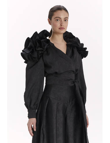 AW23WO LOOK 04 BLACK BLOUSE